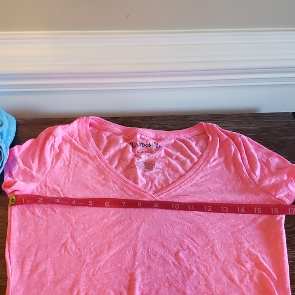 2 Aeropostale V neck Tee shirts - Picture 14 of 14